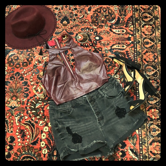 Faux Leather Snake Print Crop Top - Picture 1 of 6